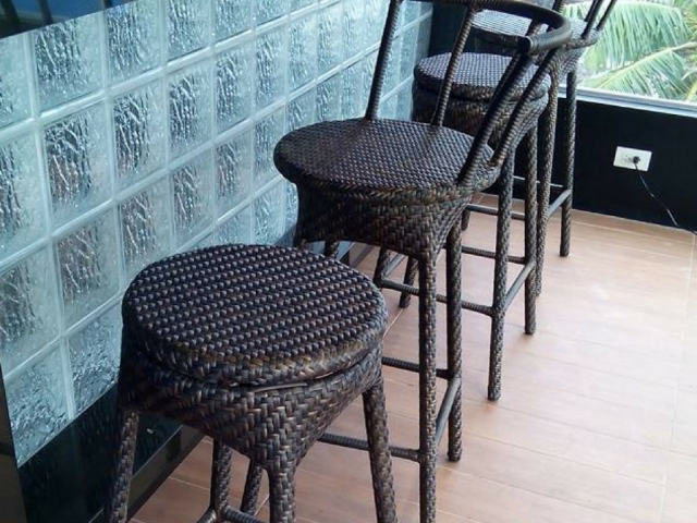 Pasil Rotating Bar Stool